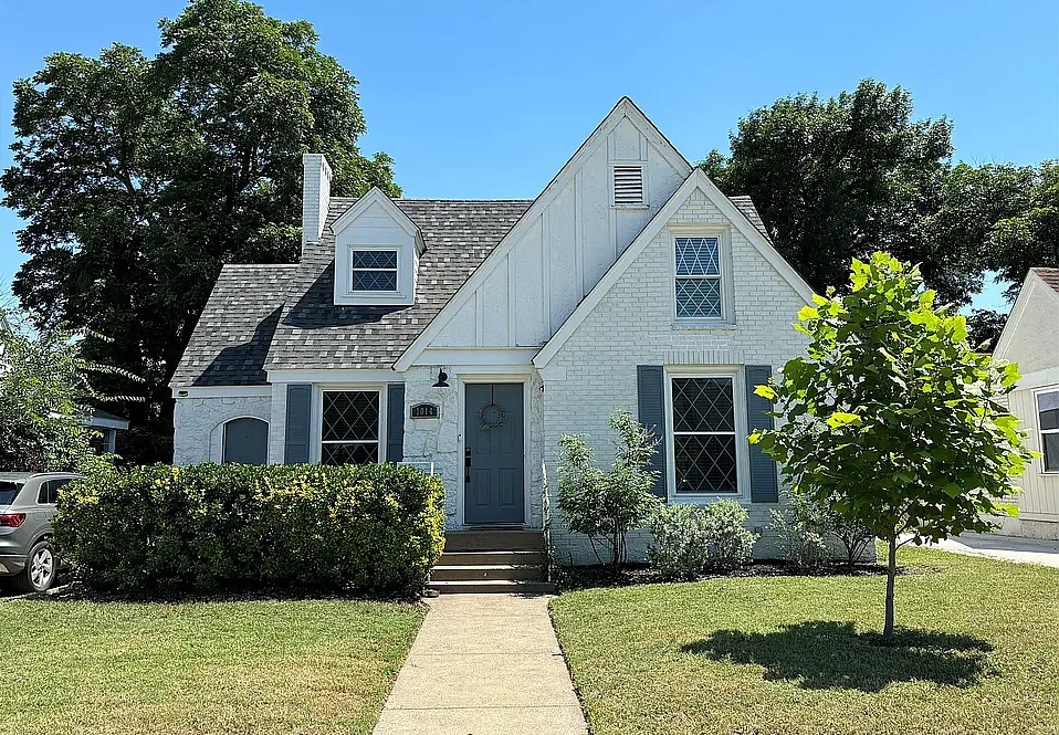 Property main image